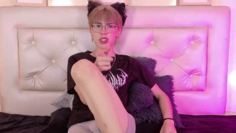  Adrien  online show from July 2026 12:06:02 AM