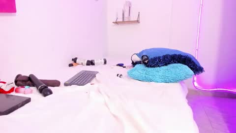 kim online show from January 2025 01:48:01 AM