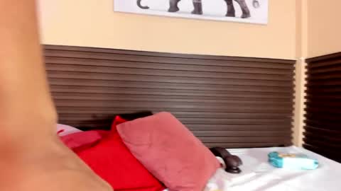 kim online show from April 2026 08:17:01 PM