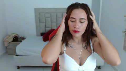 Snapshot of kim_fiori chatting on November 2025 08:00:01 PM Kimberly online show from November 2025 08:00:01 PM