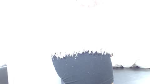 Snapshot of kimandyuk chatting on February 2025 02:15:01 AM Kim  Yuk online show from February 2025 02:15:01 AM