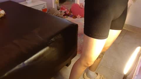 Snapshot of kimandyuk chatting on February 2025 10:18:02 PM Kim  Yuk online show from February 2025 10:18:02 PM