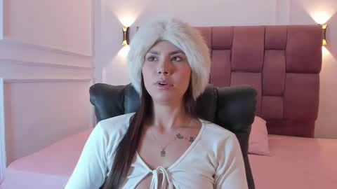 Snapshot of kimberly1fox chatting on March 2025 02:23:02 AM Kim online show from March 2025 02:23:02 AM