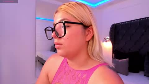 Snapshot of kimberly_cam_ chatting on July 2026 09:50:02 PM Your kim online show from July 2026 09:50:02 PM