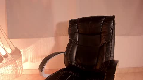 Kim online show from March 2025 11:39:02 AM