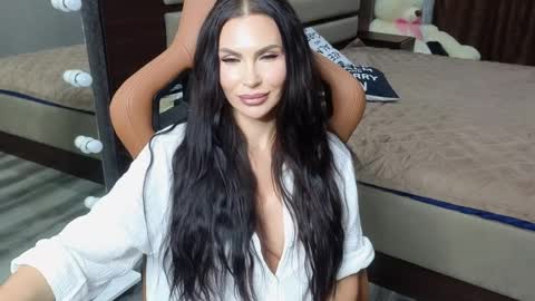 KIm online show from March 2025 03:18:02 PM