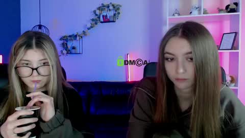 kimi_glow online show from May 2026 07:31:01 PM