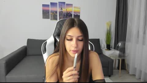 kimi_ivy online show from October 2025 04:07:02 AM