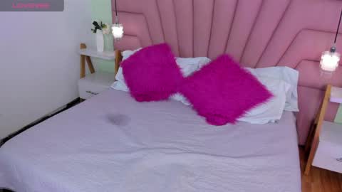 Snapshot of kimluna1 chatting on April 2026 03:42:01 AM kimluna1 online show from April 2026 03:42:01 AM