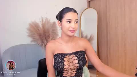 Snapshot of kimm_khalifa chatting on October 2025 07:58:02 PM Kim online show from October 2025 07:58:02 PM
