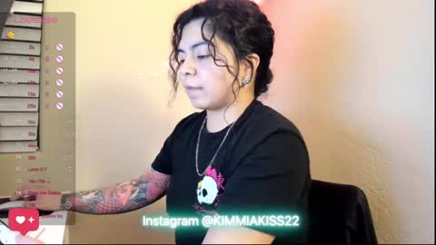 Snapshot of kimmiakiss22 chatting on December 2024 04:45:02 AM Kimmi online show from December 2024 04:45:02 AM