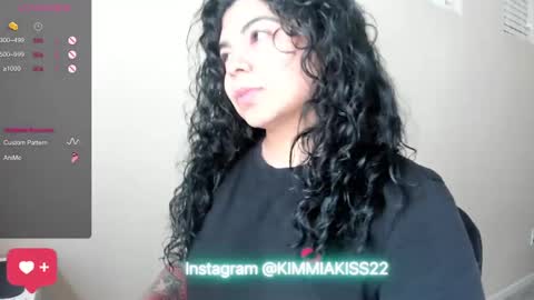 Snapshot of kimmiakiss22 chatting on January 2025 07:40:01 PM Kimmi online show from January 2025 07:40:01 PM