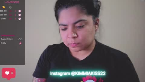 Snapshot of kimmiakiss22 chatting on January 2025 02:04:02 AM Kimmi online show from January 2025 02:04:02 AM