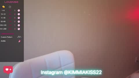 Snapshot of kimmiakiss22 chatting on January 2025 04:10:01 AM Kimmi online show from January 2025 04:10:01 AM