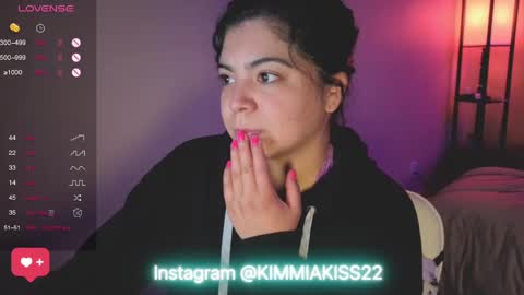 Snapshot of kimmiakiss22 chatting on February 2025 06:08:02 AM Kimmi online show from February 2025 06:08:02 AM