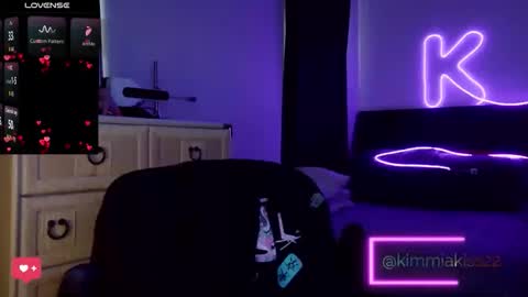 Kimmi online show from February 2026 09:00:01 PM