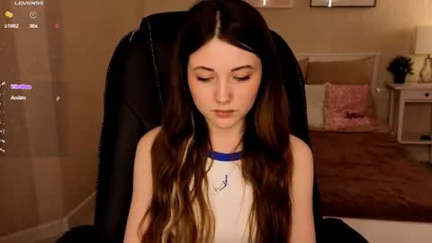 Snapshot of kimmie_shine chatting on June 2026 08:39:02 AM Your Kimmie follow me online show from June 2026 08:39:02 AM
