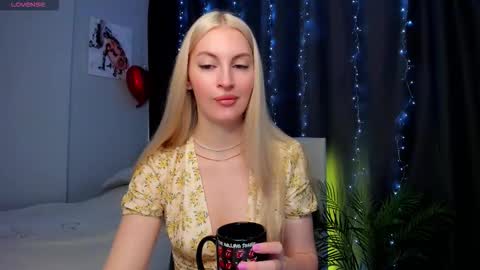 Snapshot of kimmy1_powell chatting on October 2025 03:48:02 AM kimmy1_powell online show from October 2025 03:48:02 AM