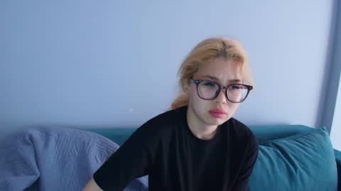 Snapshot of kimy_jina chatting on June 2026 03:17:01 AM Kimi online show from June 2026 03:17:01 AM