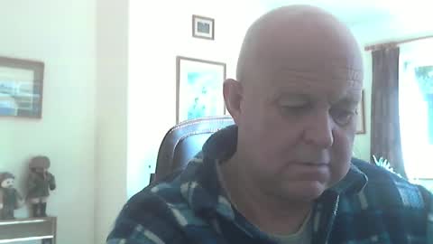 Snapshot of kindahairy4u chatting on October 2025 09:46:02 AM kindahairy4u online show from October 2025 09:46:02 AM