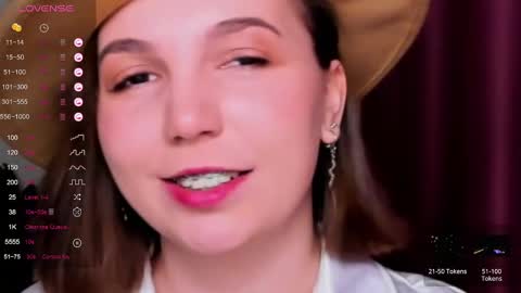 Snapshot of kindhazelhere_ chatting on February 2025 02:32:01 PM Hazel online show from February 2025 02:32:01 PM