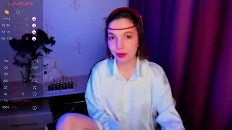 Snapshot of kindhazelhere_ chatting on December 2025 01:03:02 AM Hazel online show from December 2025 01:03:02 AM