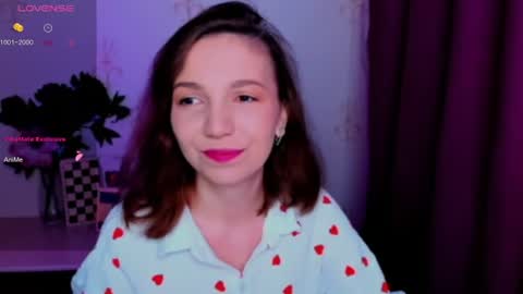 Snapshot of kindhazelhere_ chatting on June 2026 06:33:01 AM Hazel online show from June 2026 06:33:01 AM