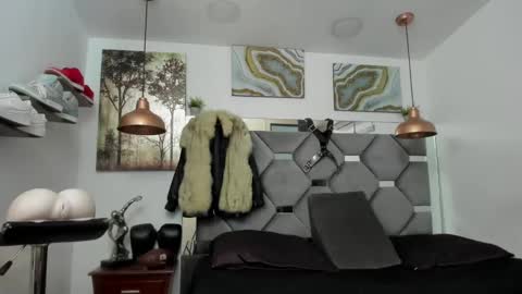 Snapshot of king_fitt_ chatting on January 2025 03:54:02 PM HOT MEN BLACK online show from January 2025 03:54:02 PM