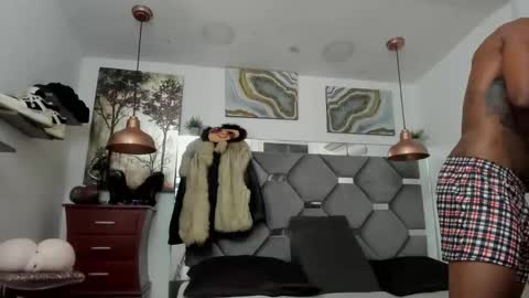 Snapshot of king_fitt_ chatting on April 2026 12:00:02 PM HOT MEN BLACK online show from April 2026 12:00:02 PM