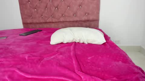    KING     online show from February 2025 10:00:02 PM