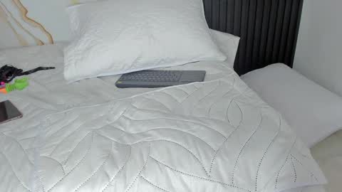    KING     online show from March 2025 09:53:01 PM