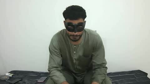 Snapshot of king_of_arabians chatting on June 2026 07:03:02 PM king_of_arabians online show from June 2026 07:03:02 PM