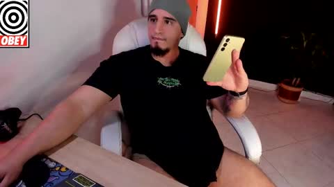 King Bear online show from February 2026 01:44:02 AM