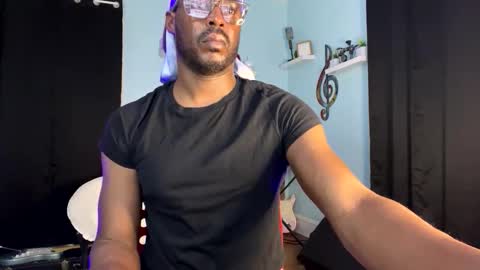 Snapshot of kingcorbra chatting on May 2026 01:44:01 AM KC online show from May 2026 01:44:01 AM