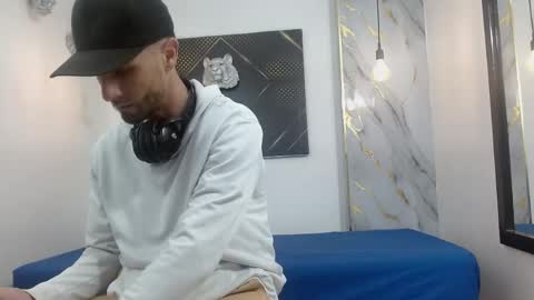 KING  online show from April 2026 03:44:02 AM