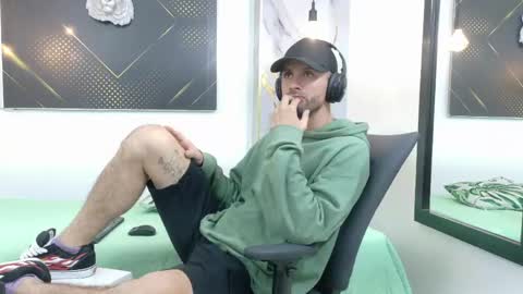 Snapshot of kingoftemptation chatting on June 2026 03:43:02 AM KING online show from June 2026 03:43:02 AM