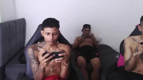 Snapshot of kings_latins chatting on May 2026 10:37:02 PM DOMINANT ALPHA KINGS online show from May 2026 10:37:02 PM