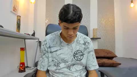   online show from October 2025 01:03:02 PM