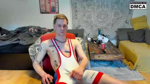 kinky_spidey online show from April 2026 05:34:01 PM