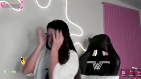 kinky yeyns online show from February 2026 02:24:01 AM