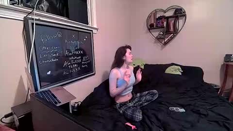 kinkykumiho online show from April 2026 09:05:02 PM