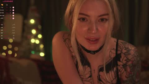 kinkylina_ online show from December 2024 02:22:02 PM