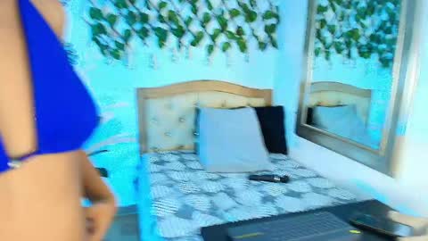 Isabella  online show from June 2026 11:22:02 PM