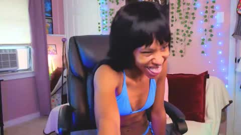 Kira21 13 online show from April 2026 02:20:01 PM