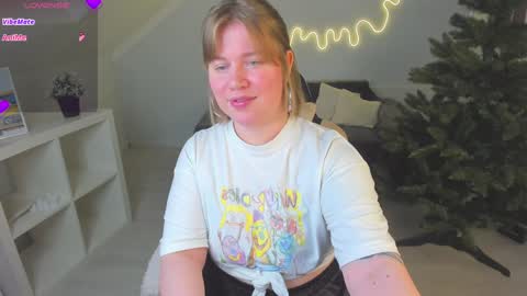 Snapshot of kira_citro chatting on December 2024 03:13:02 PM Kira  NEXT STREAM December 4 5pm CET  11am EST online show from December 2024 03:13:02 PM