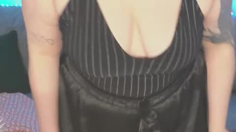 Snapshot of kira_citro chatting on January 2025 11:40:01 PM Kira  NEXT STREAM December 4 5pm CET  11am EST online show from January 2025 11:40:01 PM