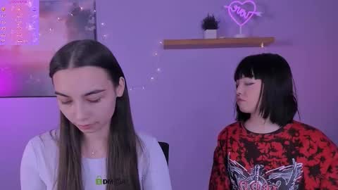 kira_light__ online show from December 2025 08:04:01 PM