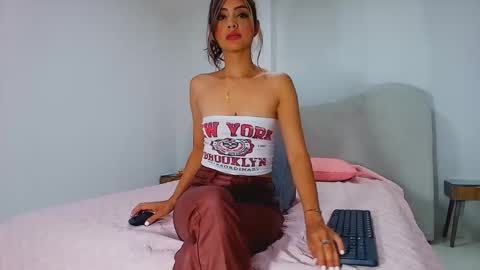 kira online show from November 2025 11:53:01 AM