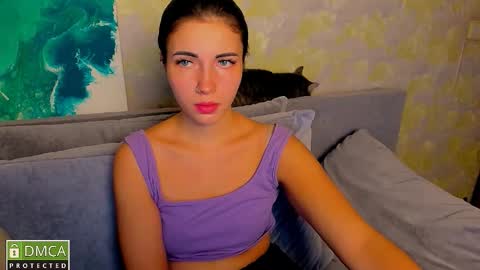 Kira  online show from October 2025 07:59:01 PM