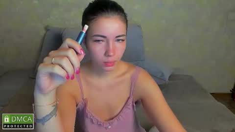 Kira  online show from November 2025 10:48:02 AM